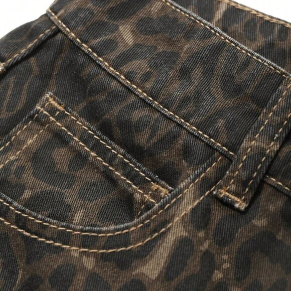 Brown Casual Women's Loose Leopard Print Denim Shorts - Picture 6 of 7